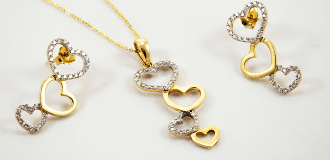 Modern necklaces</br>
collection