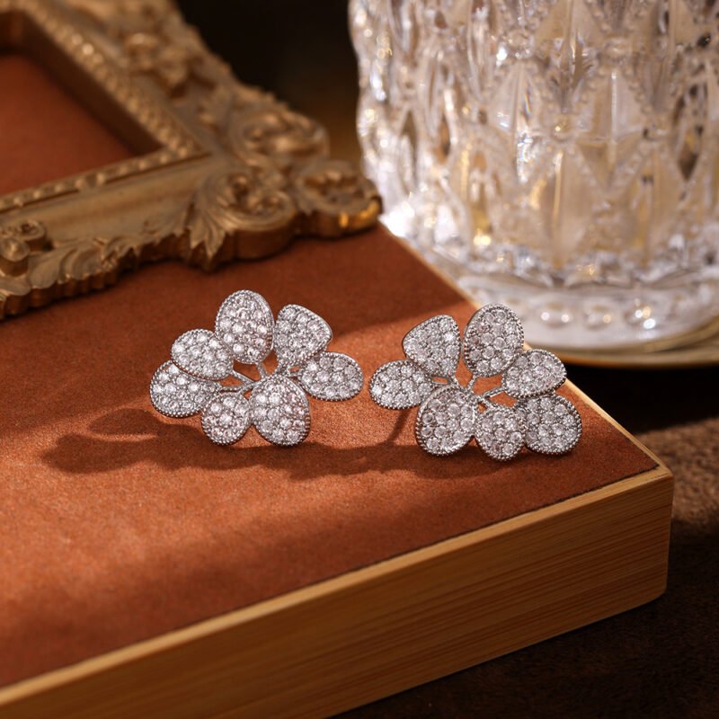 Nargis Jewelery Micro Inlaid Zircon Flower Earrings